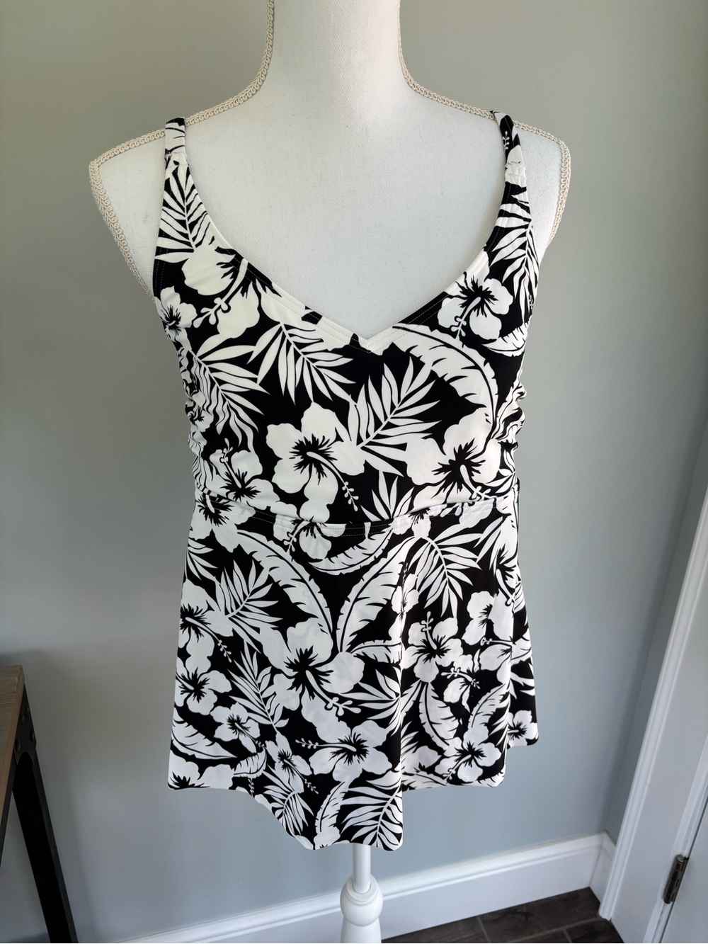 Lands End Flutter Tankini 10-12 NWT